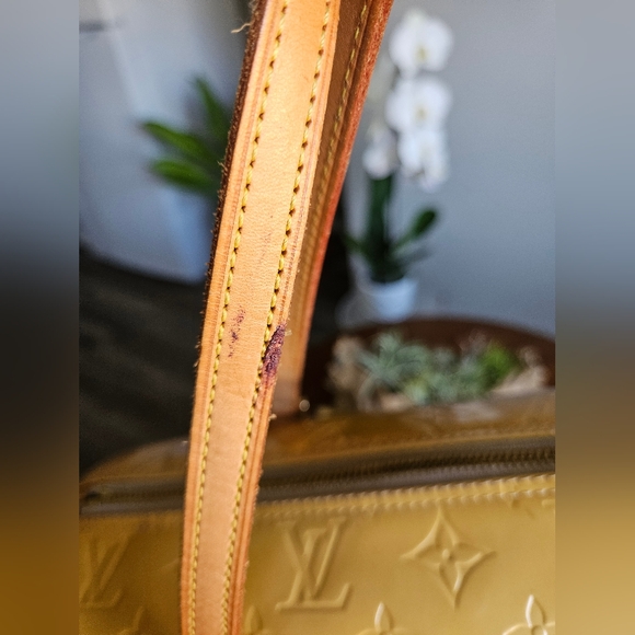 Louis Vuitton Papillion Vernis bag - Picture 6 of 12